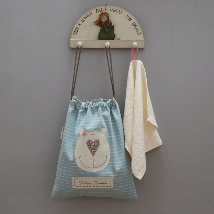 pastelowa wyprawka do przedszkola z haftowanym imieniem