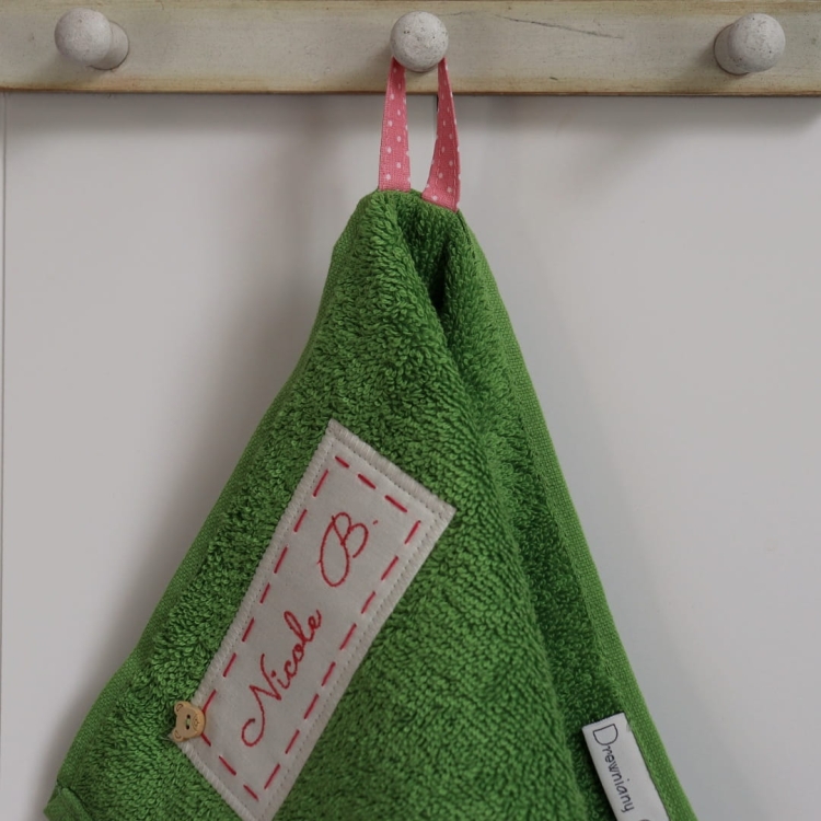 ręcznik dla dziewczynki do przedszkola lub żłobka