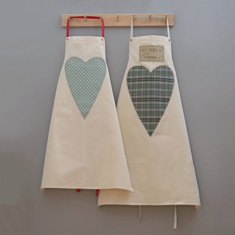 zestaw fartuchow kuchennych z dedykacja na prezent slubny.JPG