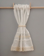 lniana firana RUSTICO ivory - upięcie drewniane korale na gumce