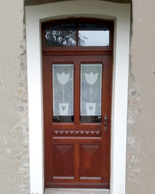 lniana-firanka-panelowa-tulipan-prosta-drzwi.jpg