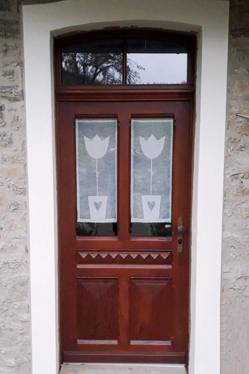 lniane-firanki-panelowe-tulipan-koronka-dzrwi.jpg