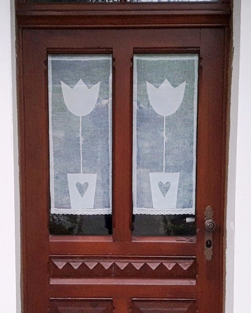 lniane-firanki-panelowe-tulipan-koronka-dzrwi-wejsciowe.jpg